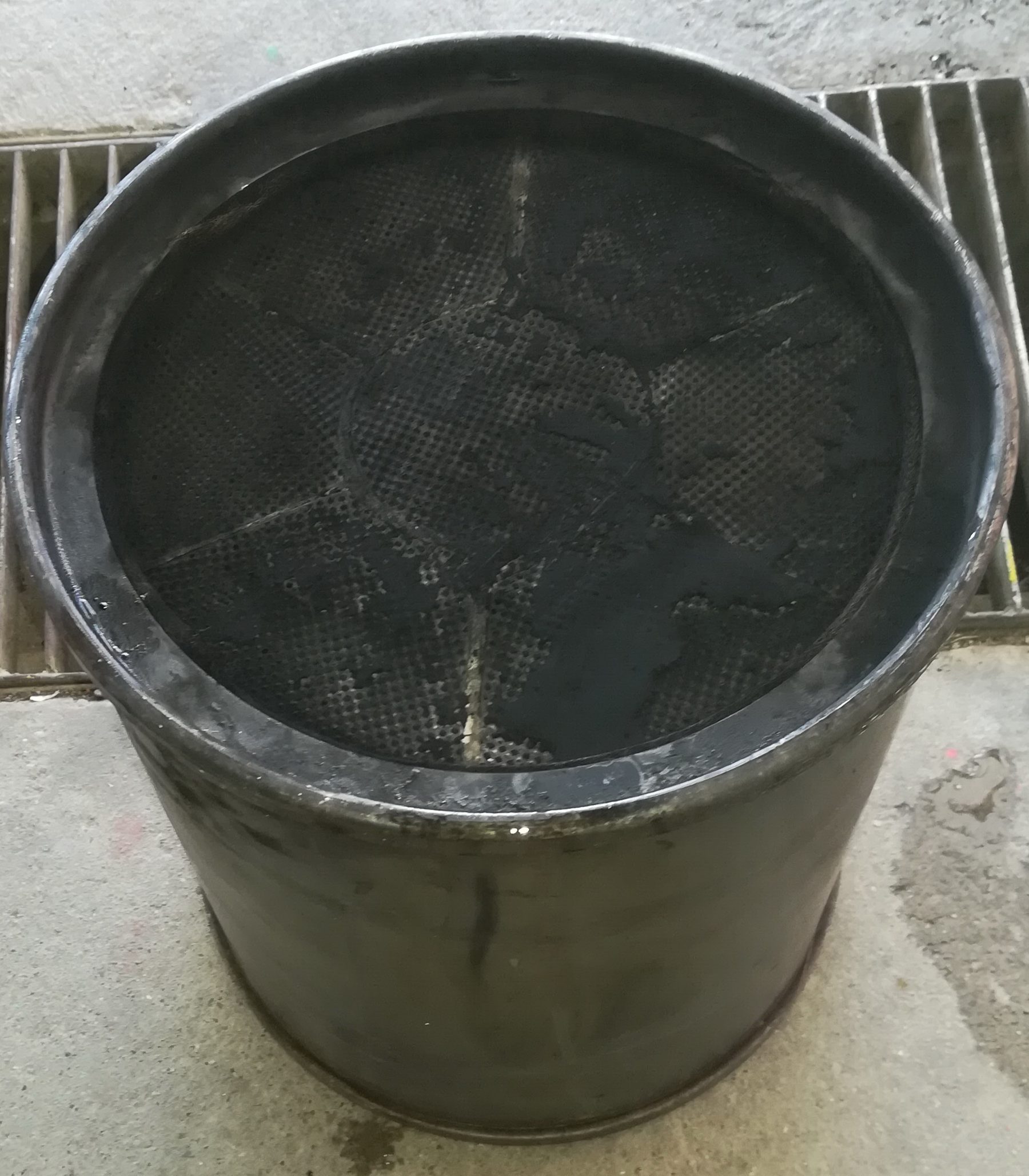 Zaprljan DPF filter pre čišćenja